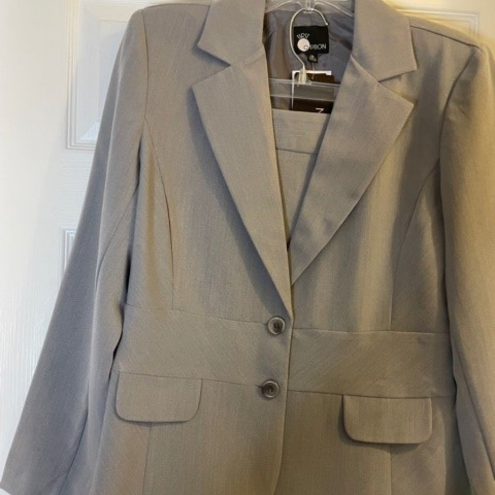 First Option Grey suit jacket& skirt sz 14